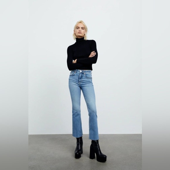 ZARA Crop Flare Jeans - 2 - Picture 1 of 4